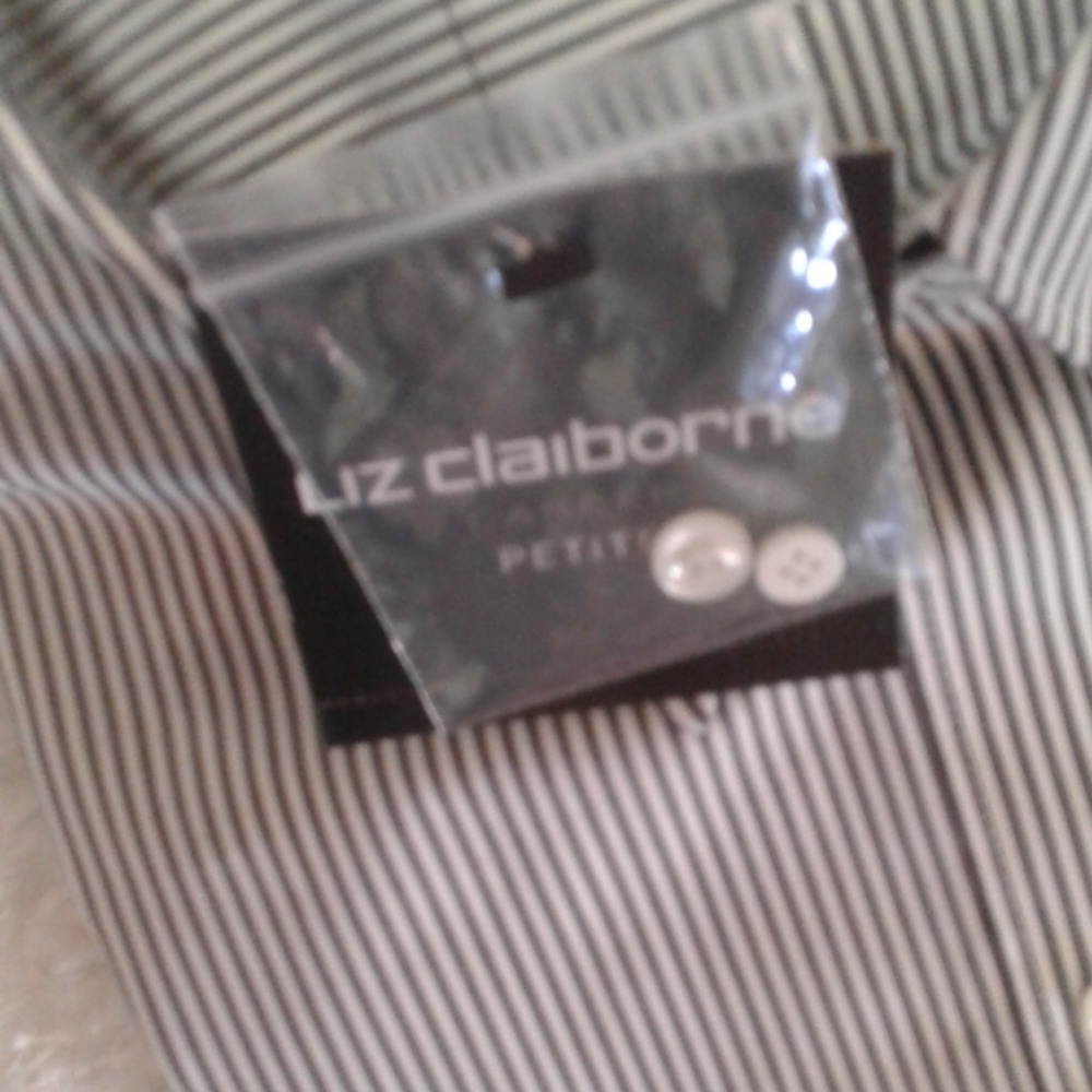 NWT Liz Claiborne blue and white long sleeve top - Picture 4 of 8